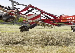 Andaineurs rotatifs Fella Juras 7850