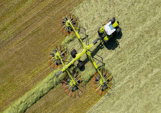 Andaineurs rotatifs Claas Liner 4800 Trend 