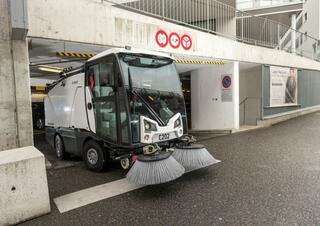 Équipement maintenance  estival Balayeuses de rue Balayeuses compactes Bucher-Schörling C202