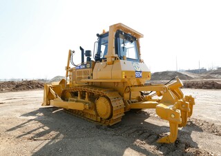 Bulldozers SEM 816D CH 