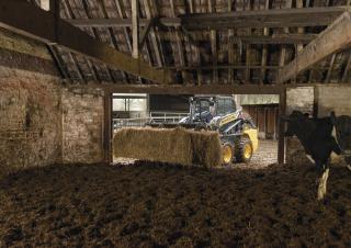 Chargeurs compacts New Holland L220
