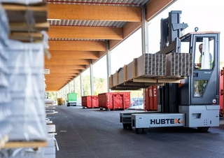 Chariots élévateurs à fourche à chargement latéral Chargeurs latéraux électriques Hubtex Phoenix