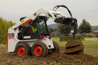Chargeurs compacts Bobcat S 130 ACS