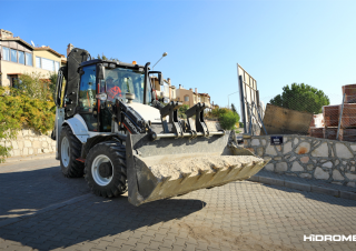 Chargeuses pelleteuses Hidromek HMK 102 B Alpha
