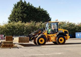 Chargeuses sur pneus JCB 411 HT