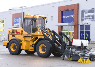 Chargeuses sur pneus Ljungby L 9 