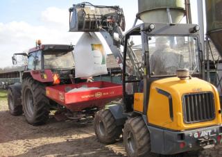 Chargeuses sur pneus Giant V 452 T