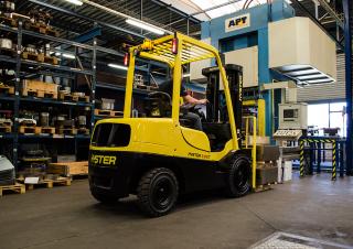 Chariots élevateurs frontaux à gaz Hyster H3.0XT