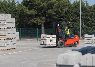 Chariots élevateurs frontaux diesel Manitou MI 25 D