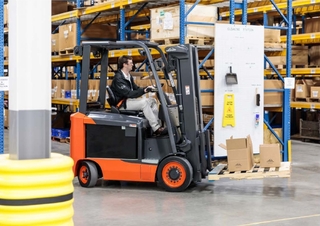 Chariots élevateurs frontaux  electriques Linde E30C