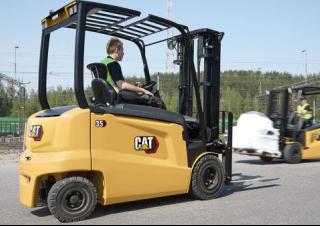 Chariots élevateurs frontaux  electriques Caterpillar EP35AN