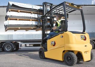 Chariots élevateurs frontaux  electriques Caterpillar EP35AN