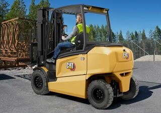 Chariots élevateurs frontaux  electriques Caterpillar EP50CN