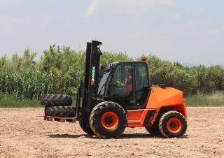 Chariots élévateurs tout terrain Ausa C 501 H x4