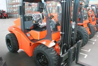 Chariots élévateurs tout terrain Mast Explorer H 30 DA