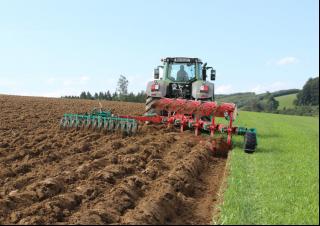 Charrue Kverneland EG 85/300