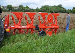 Charrue Kuhn Master 103 4 T