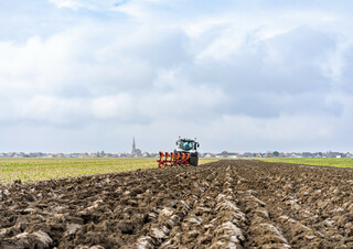 Charrue Pöttinger Servo 4000 P