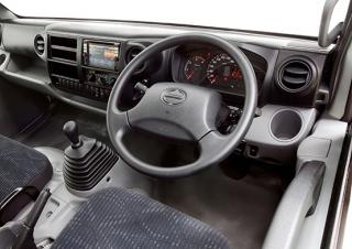 Camions Chassis Hino 300 714 SWB 4x2