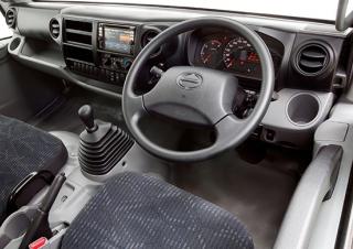 Camions Chassis Hino 300 815 AT Crew Cab 4x2