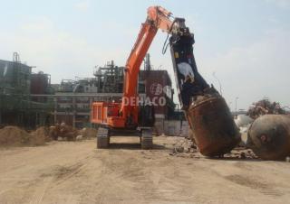 Pièces jointes Cisaille pour ferailles et acier Dehaco SH 900R