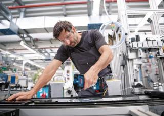 Outils électriques sans fil Clés et tournevis à chocs sans fil Bosch GDR 18V-210 C