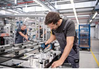 Outils électriques sans fil Clés et tournevis à chocs sans fil Bosch GDR 18V-210 C