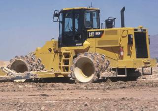 Compacteur de déchets Caterpillar 815F Series 2