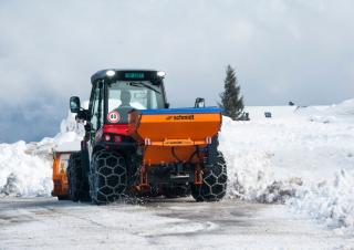 Équipement maintenance  hivernal Épandeur Épandeurs alimentaire avec conteneurs Schmidt Traxos 08 VH