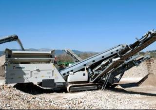 Installation de criblage mobile Metso Lokotrack ST3.5