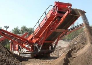 Installation de criblage mobile Sandvik QA 441