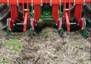Cultivateurs Kverneland CLI 840