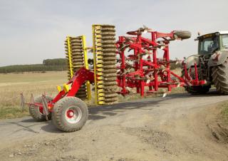 Cultivateurs Pöttinger Synkro 4030 T