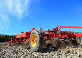 Cultivateurs Väderstad Swift 400
