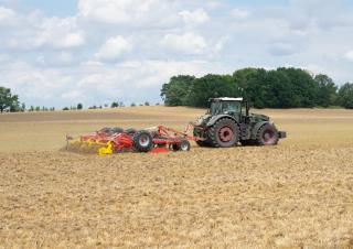 Cultivateurs Pöttinger Terria 6030