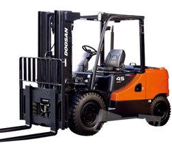 Chariots élevateurs frontaux diesel Doosan D50SC-5