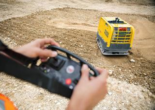Plaques vibrantes Plaques vibrantes réversibles Wacker Neuson DPU80r Lem 670