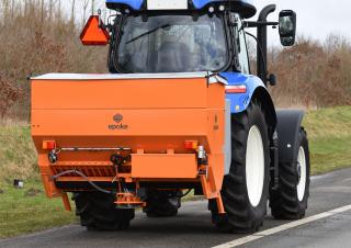 Équipement maintenance  hivernal Épandeur Épandeur remorquées Epoke® TP 9