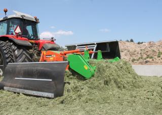Technologie d'alimentation Épandeurs d'ensilage Holaras Viking