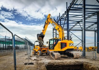 Excavatrice sur chenilles JCB 245XR