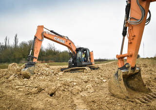 Excavatrice sur chenilles Case CX145D SR