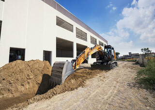 Excavatrice sur chenilles Case CX245D SR