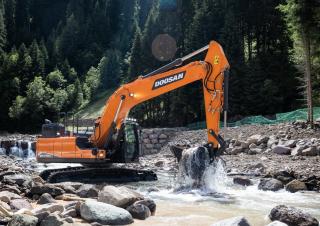 Excavatrice sur chenilles Doosan DX210-7