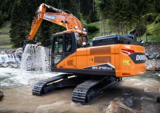 Excavatrice sur chenilles Doosan DX210NLC-7
