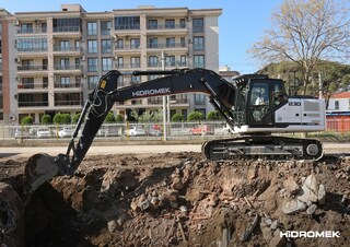 Excavatrice sur chenilles Hidromek HMK 230 NLC