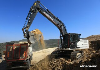 Excavatrice sur chenilles Hidromek HMK 230 NLC