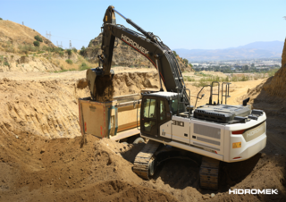 Excavatrice sur chenilles Hidromek HMK 310 NLC
