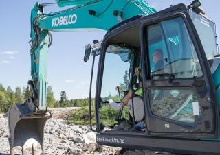 Excavatrice sur chenilles Kobelco SK 260 LC 10E