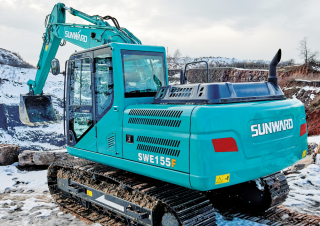 Excavatrice sur chenilles Sunward SWE155F