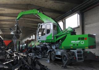 Manipulateurs de matériaux Sennebogen 818M E 